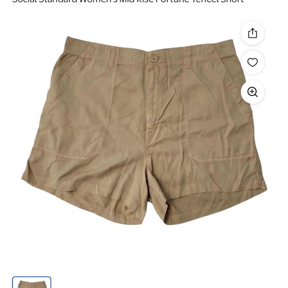 Women’s  new with pockets Social Standard Size Large Tan Shortss